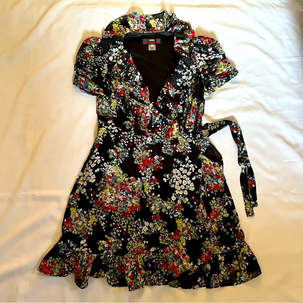 M60 Miss Sixty Black Floral Wrap Short Sleeve Dress Ruffle Neck and Hem Size 6.